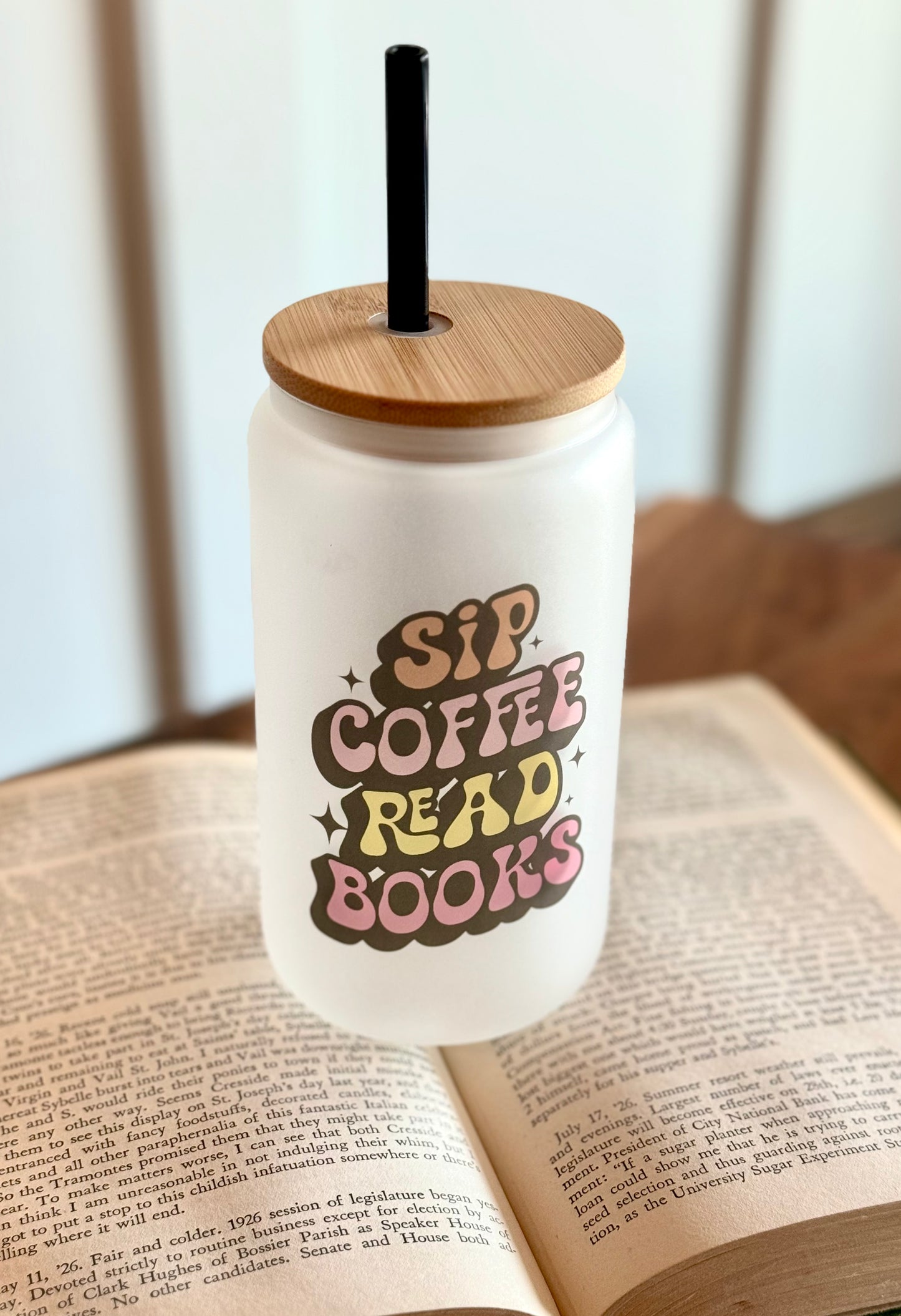 Retro Books & Coffee Frosted Glass Can